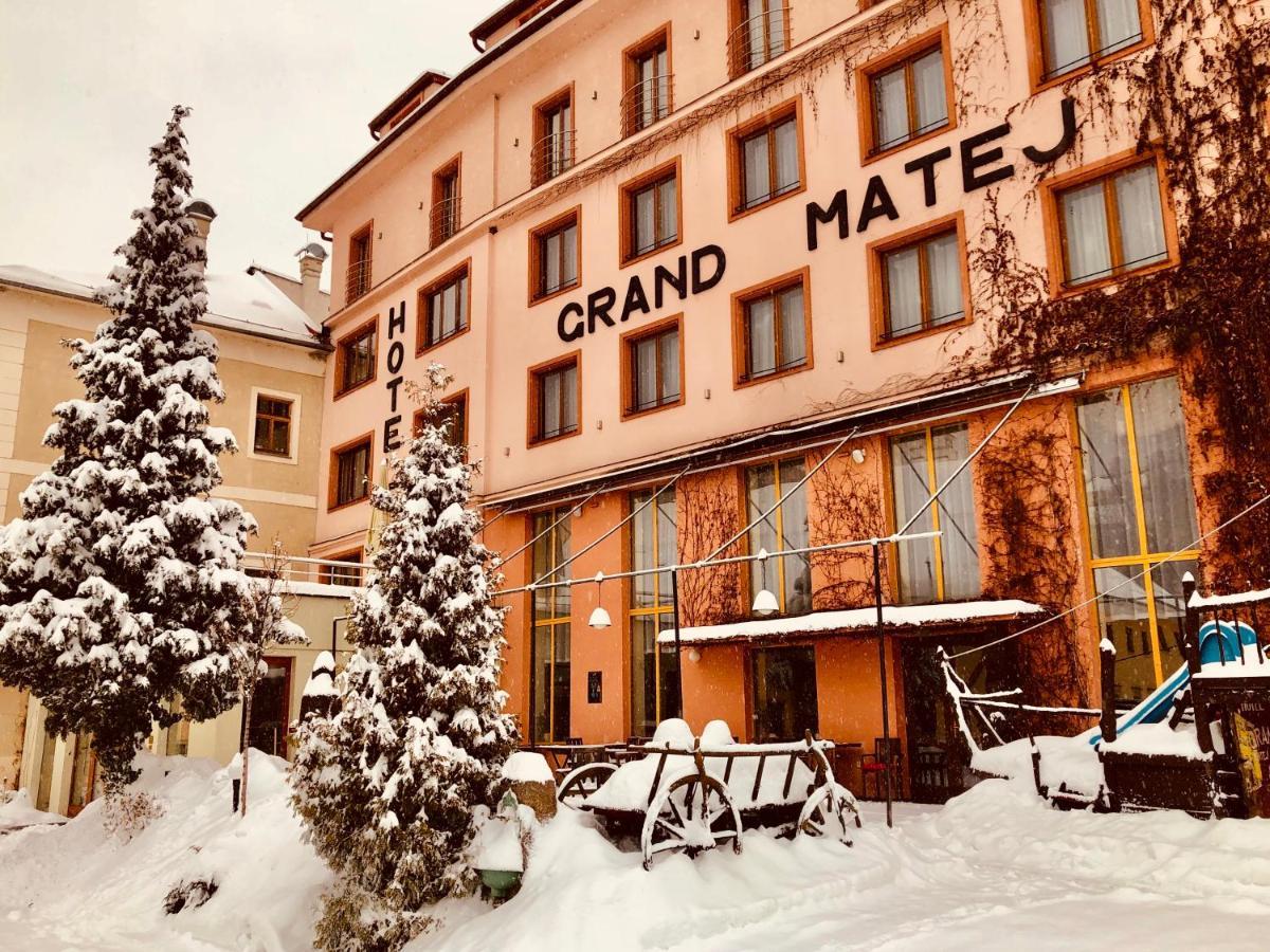 Hotel & Penzion Grand Matej Banska Stiavnica Bagian luar foto