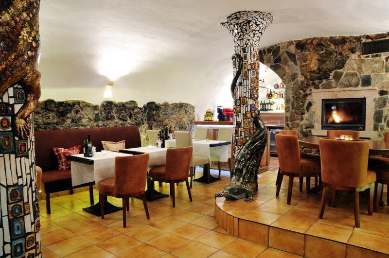 Hotel & Penzion Grand Matej Banska Stiavnica Bagian luar foto