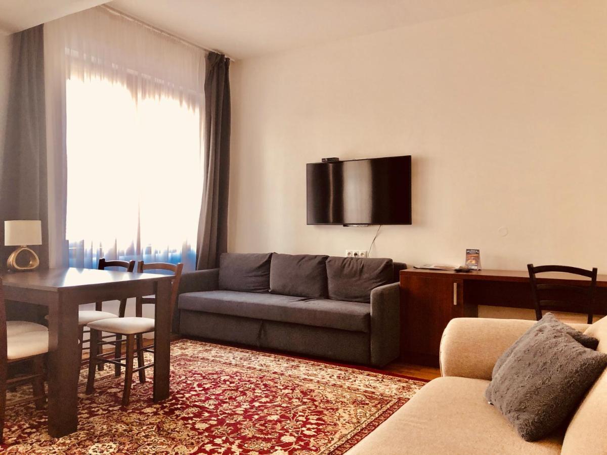 Hotel & Penzion Grand Matej Banska Stiavnica Bagian luar foto